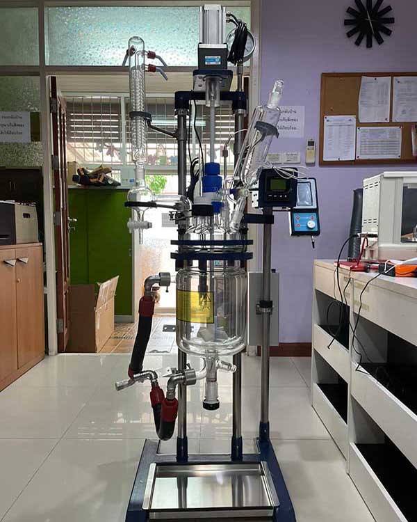 玻璃反應(yīng)釜不能與哪些介質(zhì)和物料接觸？怎么清洗？